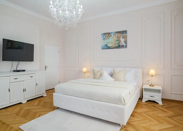 Louvre By Masterpiece Apts - Lux & Confort Apartamento Timişoara